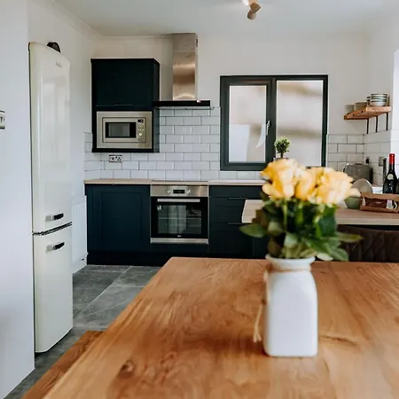 Unforgettable Sea Views, Hot Tub, Modern Property Newgale Buitenkant foto
