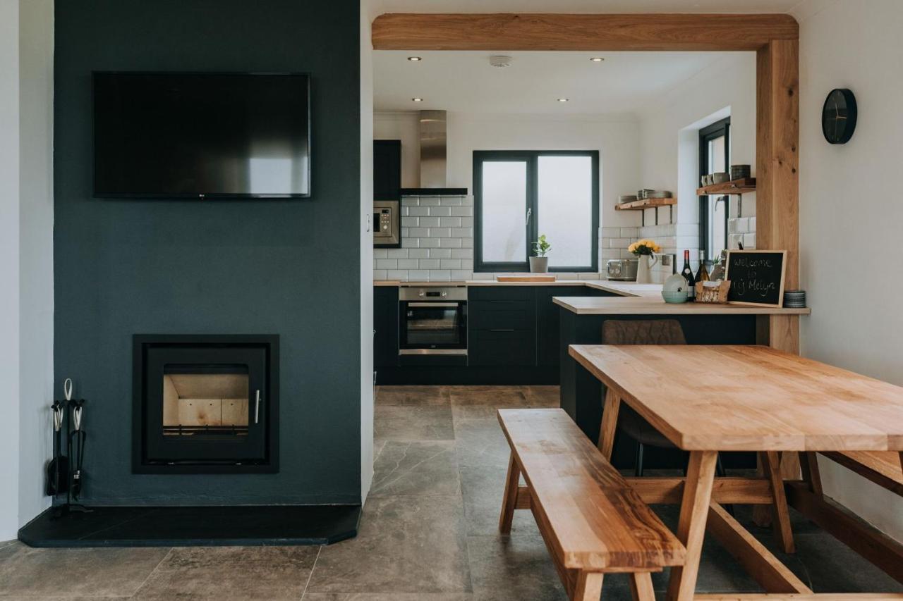Apartment Unforgettable Sea Views, Hot Tub, Modern Newgale